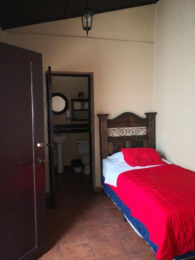 Hotel San Judas Tadeo Garden Antigua Exteriör bild